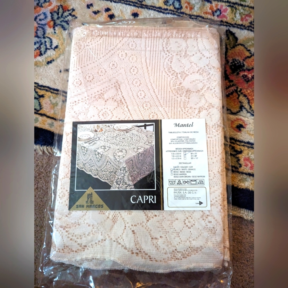 3/$30 NWT Capri Rectangular Lace Tablecloth